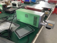 Machine de marquage laser à fibre Imprimante de code de date Machine d'impression laser Type volant Machine de codage laser