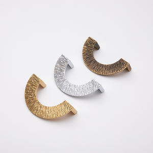 Qiansi Gerijpte Messing Demi Lune Kast Handgrepen Halve Ring Trekt Meubelgrepen Ronde Dressoirknoppen Keukenhardware - Product Image 1