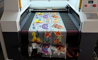 Plataforma Automática de Rodillos para Película DTF, Etiquetadora CNC, Cortadora Láser de Cama Plana 900*700mm Tipo Pórtico con Refrigeración por Agua