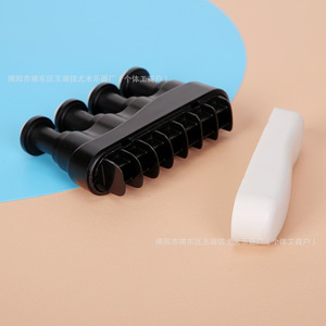 อุปกรณ์ฝึกความแข็งแรงของนิ้วมือ พลาสติก สำหรับกีตาร์ เปียโน อูคูเลเล่ เครื่องดนตรี อุปกรณ์เสริม ที่จับมือ ฝึกการออกกำลังกายมือ - Product Image 4