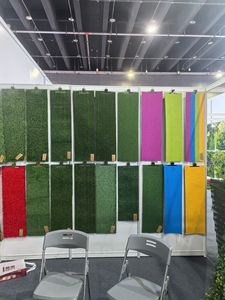 Fabricant <span class=keywords><strong>de</strong></span> gazon artificiel pour projets <span class=keywords><strong>de</strong></span> terrains <span class=keywords><strong>de</strong></span> football pour maternelles, clôtures temporaires, tapis d'herbe <span class=keywords><strong>en</strong></span> PP PE imperméables et anti-âge - Product Image 4