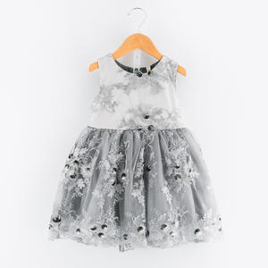 Venta en Línea de Vestidos de Encaje para la Noche, Hermoso Vestido Largo de Dama de Honor con Diseño Floral - Product Image 2