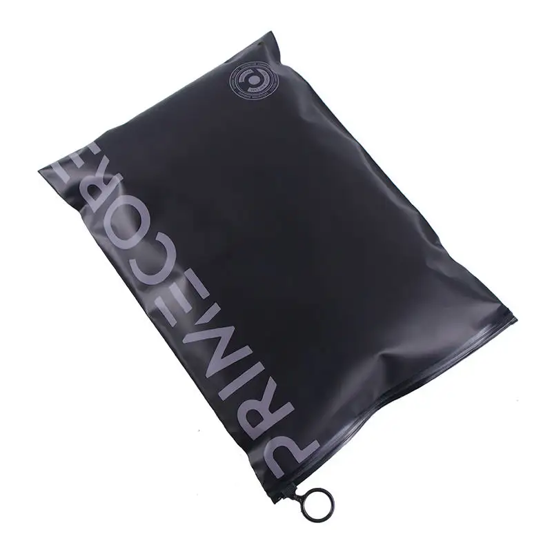 Personalizar logotipo plástico pacote Eco amigável CPE fosco ziplock transporte roupas embalagem vestuário preto zipper saco