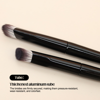Pinceau de maquillage triangulaire simple OEM en vrac, noir, avec logo personnalisé, en poils synthétiques, pour fond de teint, surligneur, contour et correcteur