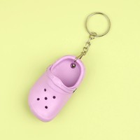 CHENXI Nouvelle Arrivée Creative Mini Pantoufles Accessoires Mignon Porte-clés PVC Pendentif Simulation Trou Chaussure Porte-clés