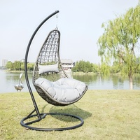 Fauteuil à bascule individuel en gros avec support, chaise suspendue en rotin détachable pour hôtel et jardin, avec structure métallique pour patio