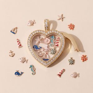 Ciondolo Portafoto Retrò Personalizzabile Apribile e Chiudibile, Design Cavo <span class=keywords><strong>Trasparente</strong></span>, Colore Oro 18k - Product Image 1