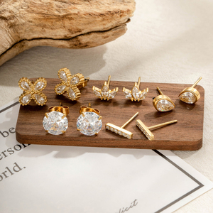 Pendientes de Aro Segmentados Maina con Zirconia en Forma de Gota de Agua, Tipo Clicker, con Cierre de Mariposa para Piercings en Tragus, Hélix y Lóbulo - Product Image 3