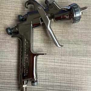 Pistolet à air comprimé Iwata W-400-S35, buse de 1,8 mm, alimentation par gravité, alliage d'aluminium, haute atomisation, pour peinture transparente. - Product Image 5