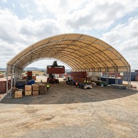 Auvent de conteneur maritime en acier sur mesure, résistant aux intempéries, avec structure modulaire en treillis, hauteur de dégagement de 12m+, pour le stockage extérieur de marchandises