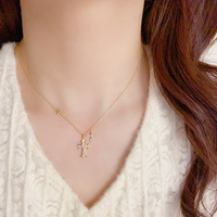 Collier Pendentif Double Croix en Zircon Minimaliste et Simple, Personnalisé, Luxe Léger, Polyvalent, Haut de Gamme, pour Clavicule