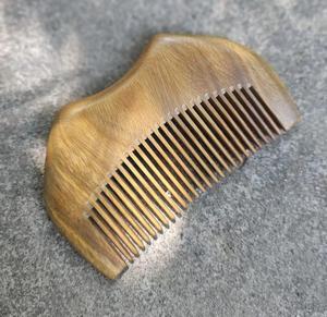 Peine de cuerno hecho a mano de lujo de cuerno natural para cabello suave y brillante, suave en el cuero cabelludo y adecuado para uso diario - Product Image 1