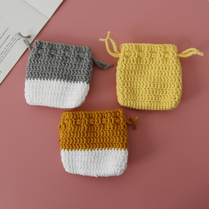 Bolsa con cordón tejida a mano con estampado de animales de dibujos animados, monedero de lana tejido a crochet con diseño de cachorro, producto terminado en miniatura. - Product Image 4