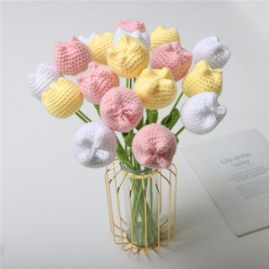 Venta al por Mayor de Flores Artificiales Tejidas a Mano, Tulipanes de Ganchillo para Decoración del Hogar y Regalos - Product Image 2