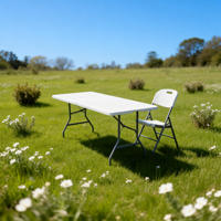 Table utilitaire pliable en deux de 72 pouces, robuste et résistante aux intempéries, en plastique de qualité supérieure pour les rassemblements en plein air et les barbecues