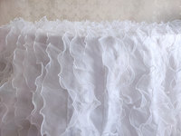 Nappe ronde brodée de couverture de table en mousseline de soie de ruban doux élégant blanc pour le mariage