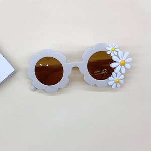 Vente en gros lunettes de <span class=keywords><strong>soleil</strong></span> tendance fille fille ronde fête bijoux mode <span class=keywords><strong>soleil</strong></span> fleur Uv400 lunettes enfants - Product Image 5