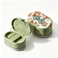 Boîte à bijoux en velours brodée de fleurs, multi-compartiments, portable, pour le rangement des bijoux, pour la maison, les voyages et comme cadeau pour femmes
