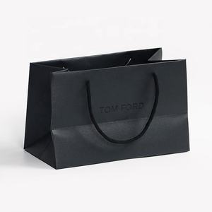 Sacchetti di Carta di Lusso con Manici, Logo Nero in Rilievo, per Packaging di Marchi di Gioielleria - Product Image 2