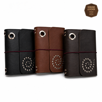 Couverture de carnet de voyage A5 en cuir uni texturé crocodile personnalisable avec inserts rechargeables et rivets métalliques élastiques