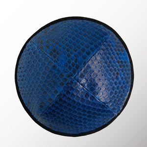 Israel Kippot <span class=keywords><strong>Kipa</strong></span> Judaica Yarmulke piel de serpiente negra Kippah judío Yamaka Kippa Yamakah Yarmulka sombrero hombres o niños logotipo personalizado - Product Image 2