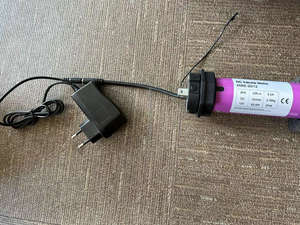 <span class=keywords><strong>Moteur</strong></span> de <span class=keywords><strong>volet</strong></span> <span class=keywords><strong>roulant</strong></span> 12V DC pour <span class=keywords><strong>volet</strong></span> solaire Ford Roller Shade <span class=keywords><strong>Moteur</strong></span> tubulaire avec panneau solaire (chargeur + panneau solaire) - Product Image 2