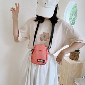 Vente en gros de <span class=keywords><strong>mini</strong></span> sac à bandoulière personnalisé, nouveau matériau Oxford à la mode, étanche avec fermeture à glissière - Product Image 4