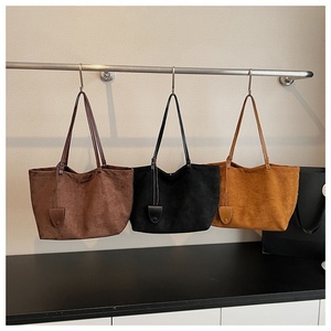 Bolso de Mano de Gran Capacidad para Mujer, Estilo Vintage, de Gamuza Escarchada, con Etiqueta Colgante, para Viajes y Compras - Product Image 5