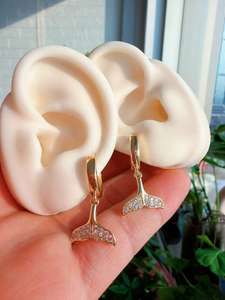 Boucles d'oreilles pendantes personnalisées en forme de planète, en laiton plaqué or, avec CZ, style espace Saturne, pour femmes, vente en gros de bijoux OEM - Product Image 3