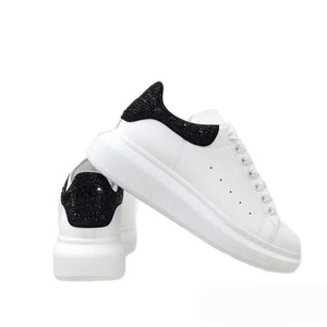 Zapatos de Lujo MC con Cordones para Hombre y Mujer 2025, Logotipo Personalizado, Parte Superior de Malla/Tela, Diseño Casual con Suela Gruesa para Aumentar la Altura - Product Image 3