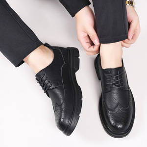 รองเท้าหนังสีน้ำตาลแบบ Brogue สำหรับผู้ชาย หัวกลม ส้นเตี้ย พื้นยางระบายอากาศ เหมาะสำหรับงานแต่งงาน งานเลี้ยง และโอกาสทางการ - Product Image 2