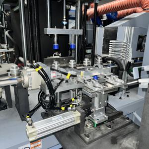 Nouvelle machine de moulage par soufflage de plastique peut pet faisant la machine avec servomoteur - Product Image 3