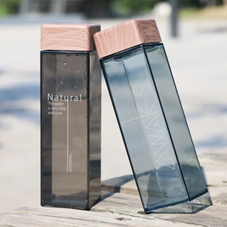 زجاجة مياه شخصية بألوان اختيارية ترويجية زجاجة ماء بلاستيكية شفافة مربعة الشكل