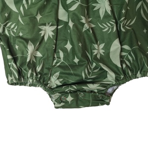 Impression personnalisée en usine, vente en gros, justaucorps bébé en coton biologique/polyester tricoté avec boutons-pression, motif Léo et Lune, taille élastique à volants - Product Image 4