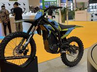 Moto tout-terrain électrique BSE E72 72v45ah, moto électrique 60v6000W, vitesse de 105 km/h pour terrains accidentés et VTT, 17000w