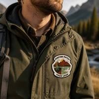 Patch brodé personnalisé pour la randonnée, forme découpée, logo paysage montagneur extérieur, patch auto-agrippant pour sac à dos et veste