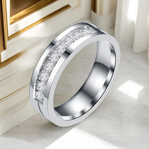 Nouvelle arrivée Bagues <span class=keywords><strong>de</strong></span> fiançailles unisexes en acier inoxydable CZ plaqué or 18 carats pour couple - Product Image 5