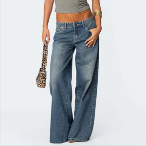 Vaqueros de mujer vintage con logo personalizado, lavado medio, cintura baja, pierna ancha, corte bootcut, holgados, estilo pantalón largo hasta el suelo, venta al por mayor - Product Image 1