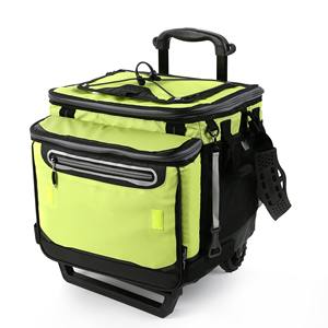 Échantillon gratuit de sac à lunch de conception personnalisée résistant aux taches avec 3 couches épaisses de sac de pique-nique fourre-tout glacé à <span class=keywords><strong>prix</strong></span> d'usine SuperFoam - Product Image 1
