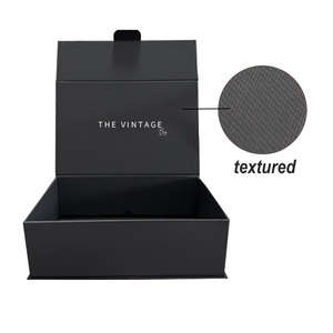 Emballage en carton écologique, recyclable, réutilisable, avec logo, fermeture magnétique, boîte cadeau en papier pliable noire personnalisée pour chaussures - Product Image 5