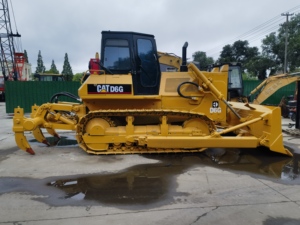 Bon état Bulldozer Caterpillar D6G d'occasion Pelleteuse sur chenilles Offre Spéciale - Product Image 6