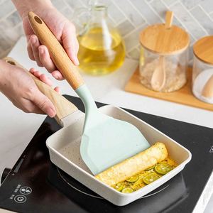 Kitchen Accessories Short Wide Fried Spatula Turner Silicone Pancakes Shovel With Wooden Handle for Egg <b>Cookie</b> - Product Image 4