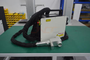 Machine de nettoyage laser à impulsions utilisée pour enlever la peinture du véhicule Atelier d'entretien du véhicule Renouvellement du châssis du véhicule - Product Image 6