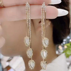 Orecchini pendenti E1509 in oro da donna, alla moda, con cristalli e strass incastonati, gioielli alla moda per feste, orecchini in lega - Product Image 3