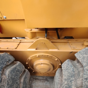 เครื่องไล่ระดับมอเตอร์มือสองสำหรับแมว140k 4ตันรถเกลี่ยดินเคลื่อนที่ได้แบบดั้งเดิมพร้อมเครื่องยนต์ - Product Image 4