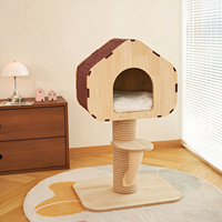 Arbre à chat en bois multi-niveaux avec maisonnette et griffoir en sisal pour animaux de compagnie