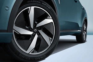 2024 véhicules de luxe aux nouvelles énergies Changan NEVO Q05 SUV hybride longue portée 60KM édition chaude voitures électriques à vendre - Product Image 2