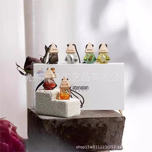 Ambientador Colgante para Coche Atenalan, Fragancia Natural de Madera, 60-90 Días de Duración, Aroma a Té Blanco y Osmanthus - Product Image 3