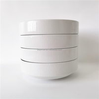Vente de gros Vaisselle en porcelaine gaufrée à rayures de qualité supérieure-Ensemble complet avec tasses, bols, assiettes, coquetiers
