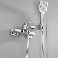 Robinet de baignoire cascade mural moderne de luxe en laiton poli de haute qualité, ensemble de douche pluie douce pour appartement et hôtel